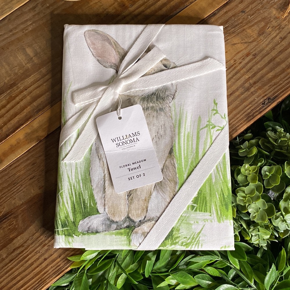 Williams Sonoma Butterflies and Bunnies in a Floral Meadow Towels, Set of 2🐰